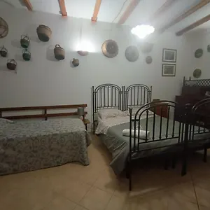2* Bed & Breakfast Alessi Suites&studio